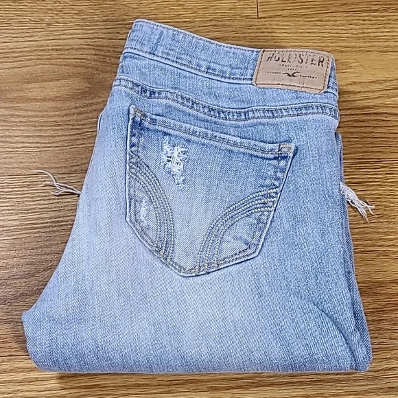 HOLLISTER 26x28 GIRL 3s STRIGHT BOOT PRE-OWNED STRECH DENIM DISTROYED JEANS - Picture 8 of 8